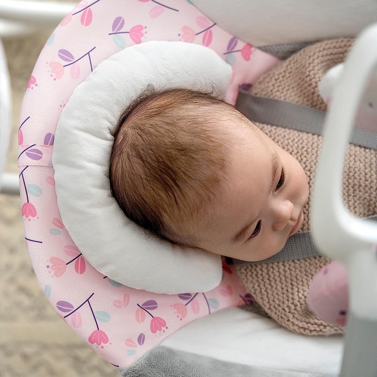 Lightweight Compact 6-Speed Multi-Direction Baby Swing, Vibrations & Nature Sounds, 0-9 Months 6-20 lbs (Pink Cassidy)