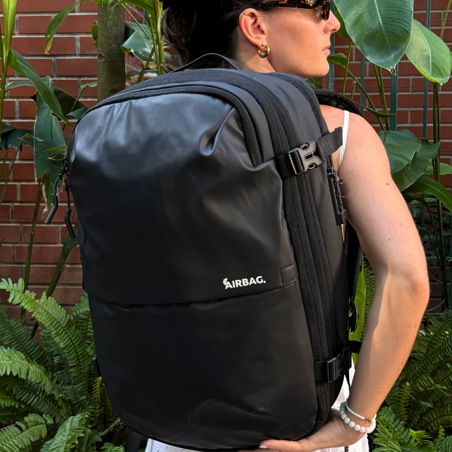 AIRBAG Black suitcase airbag